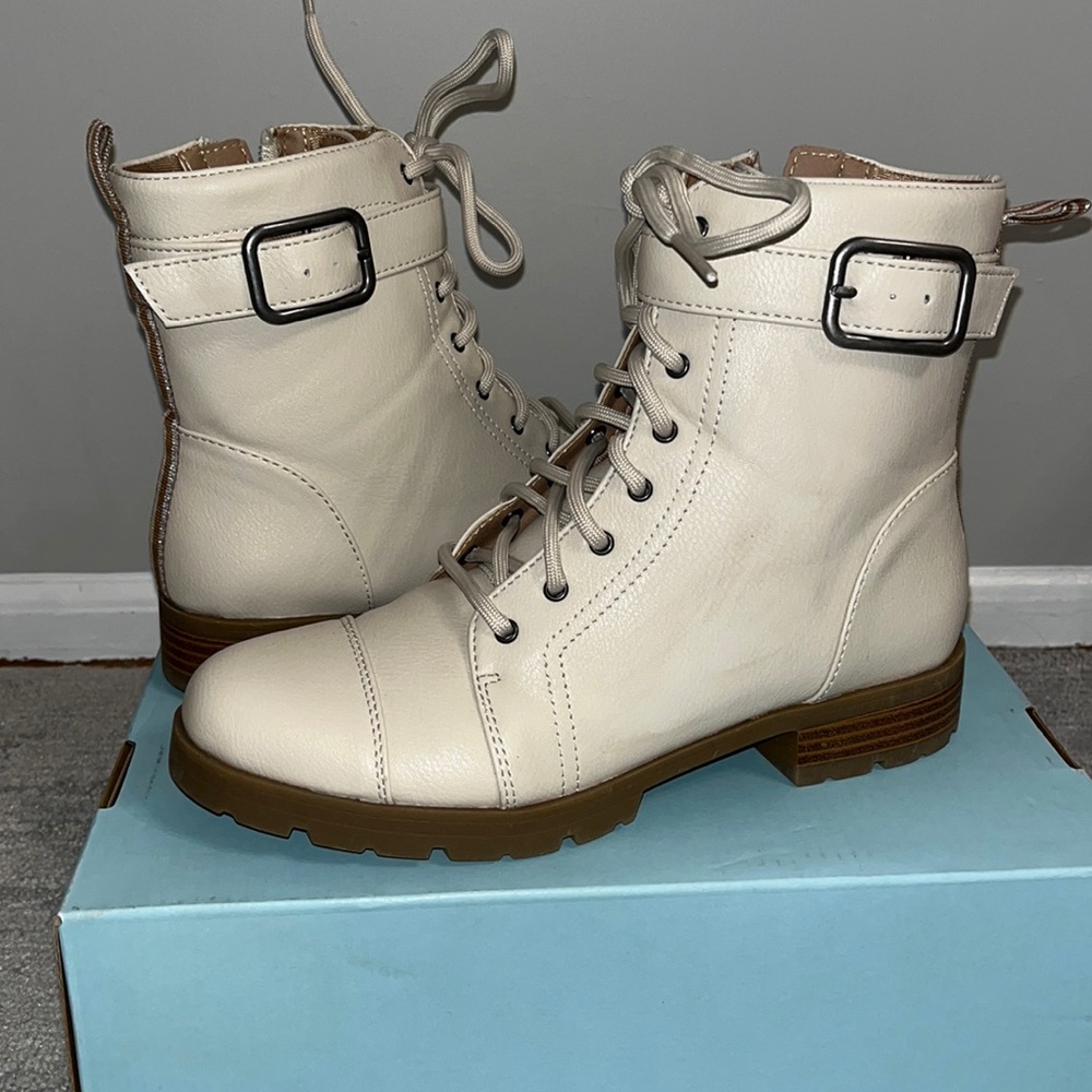Lifestride combat boots